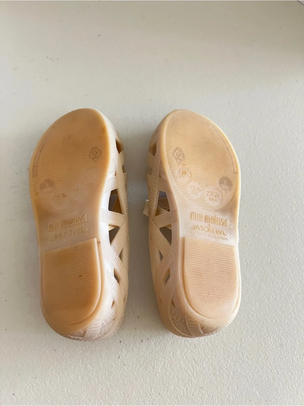 Mini Melissa + Jason Wu girl's shoes sz 9 kids woven design elastic strap cream